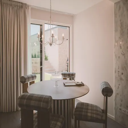 Nocleg ze śniadaniem Viterbo'8 - Bonjardim 4*